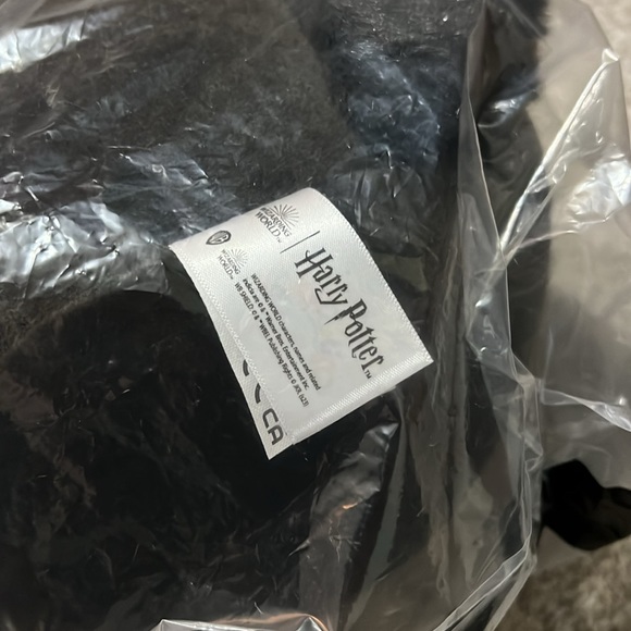 NWT. SQUISHMALLOWS Harry Potter Hufflepuff Badger Plush - Picture 6 of 7